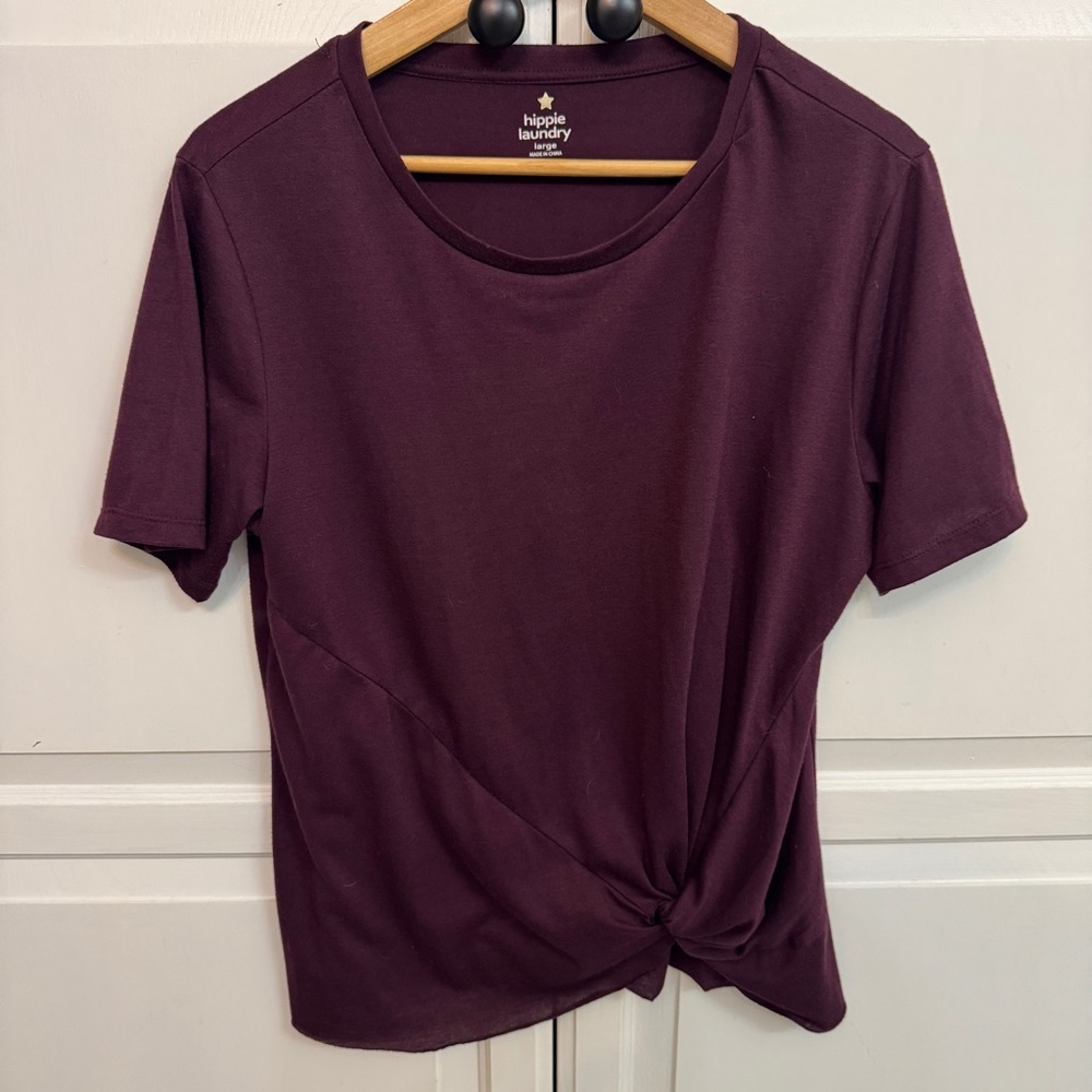 Hippie Laundry Maroon Twist Tee. Soft basics. Size L